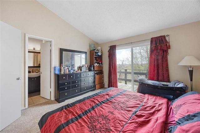 51 29th Ave Dr SW 22, Cedar Rapids, IA 52404