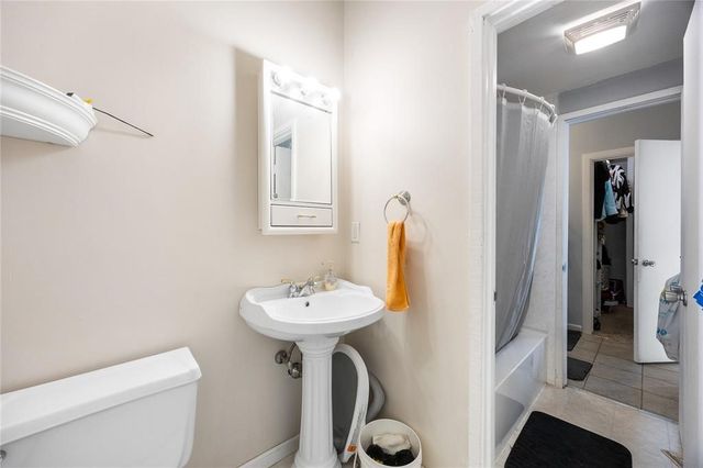 51 29th Ave Dr SW 22, Cedar Rapids, IA 52404