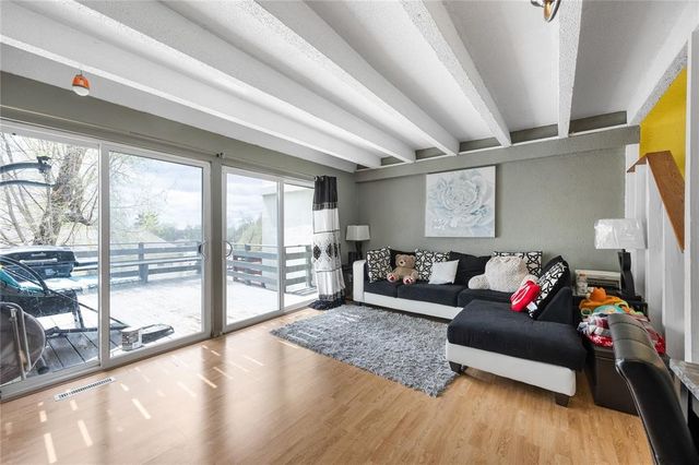 51 29th Ave Dr SW 22, Cedar Rapids, IA 52404