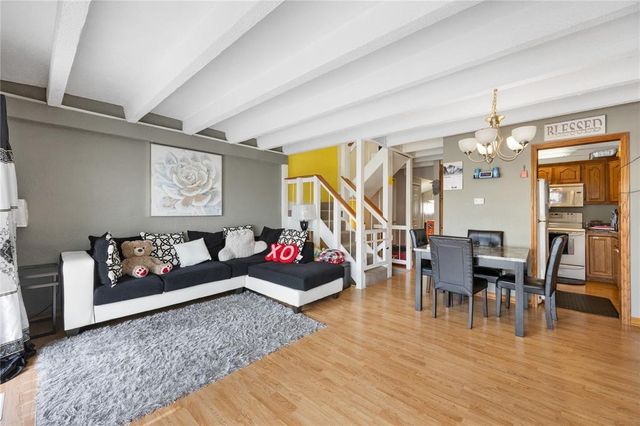 51 29th Ave Dr SW 22, Cedar Rapids, IA 52404