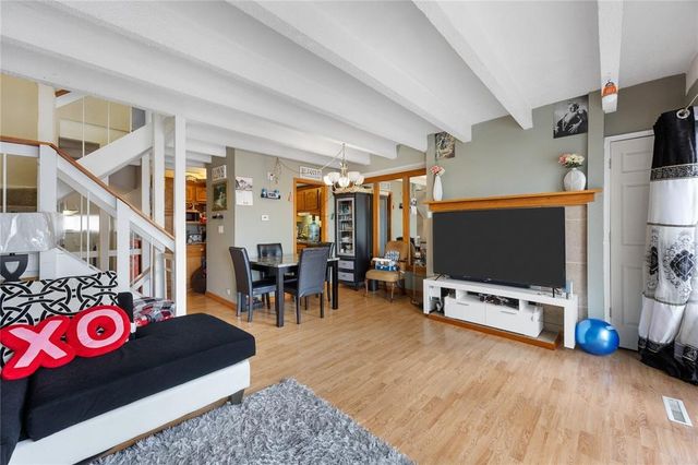 51 29th Ave Dr SW 22, Cedar Rapids, IA 52404