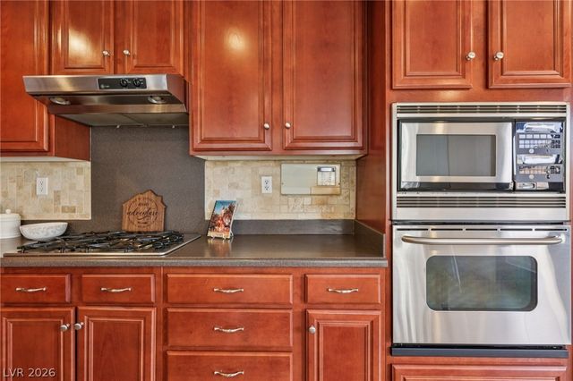 1921 Gentle Bluff Court, North Las Vegas, NV 89084