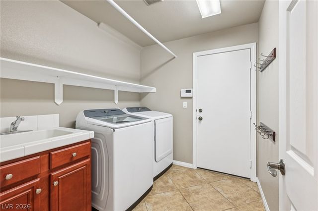 1921 Gentle Bluff Court, North Las Vegas, NV 89084