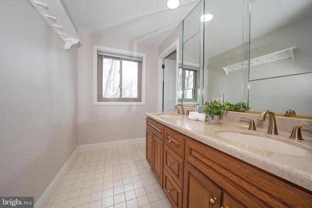 524 PUGH RD, Wayne, PA 19087