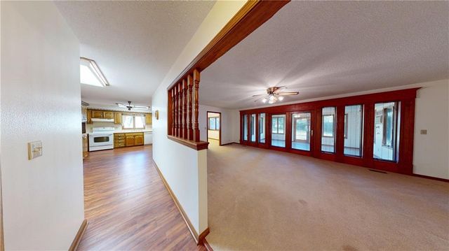 802 S Timberbrook Drive, Nevada, MO 64772