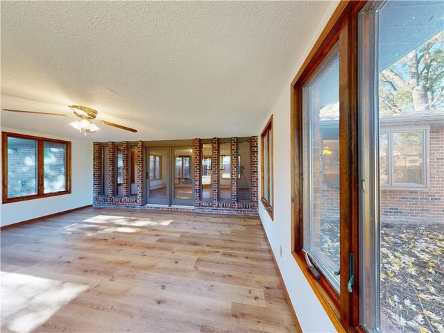 802 S Timberbrook Drive, Nevada, MO 64772