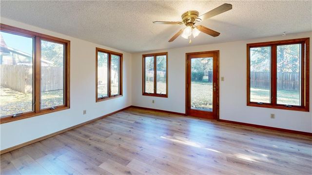 802 S Timberbrook Drive, Nevada, MO 64772