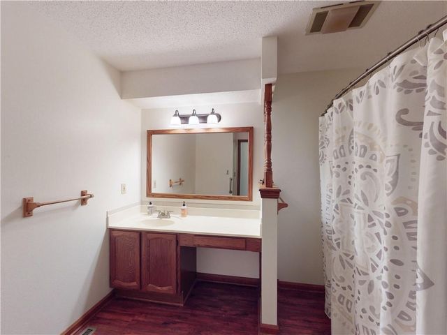 802 S Timberbrook Drive, Nevada, MO 64772