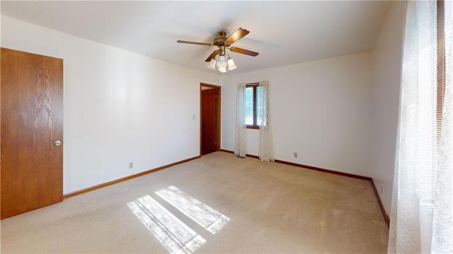 802 S Timberbrook Drive, Nevada, MO 64772