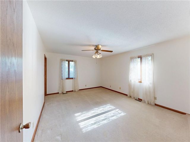 802 S Timberbrook Drive, Nevada, MO 64772