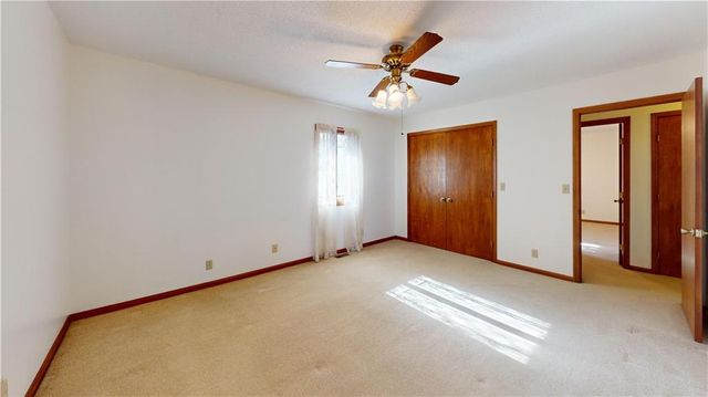 802 S Timberbrook Drive, Nevada, MO 64772