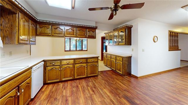 802 S Timberbrook Drive, Nevada, MO 64772