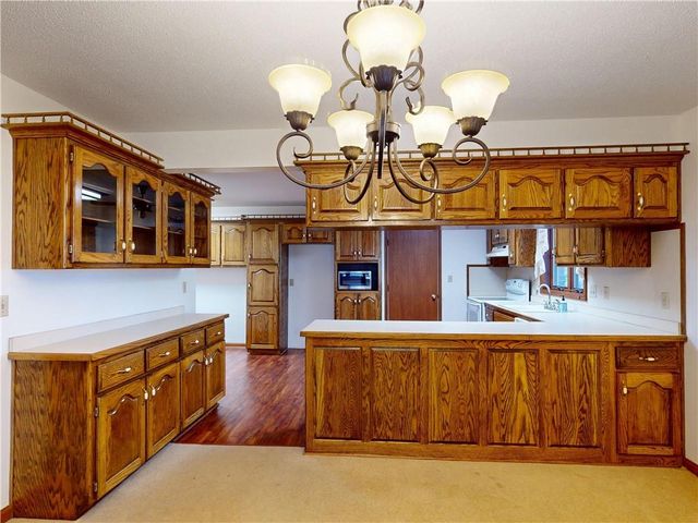 802 S Timberbrook Drive, Nevada, MO 64772