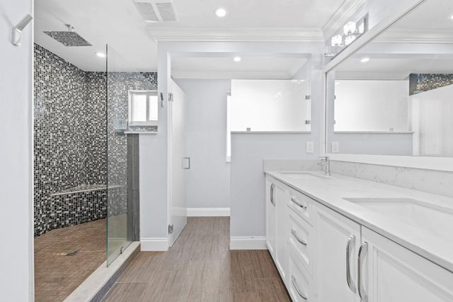 1422 SW 106th Way, Davie, FL 33324