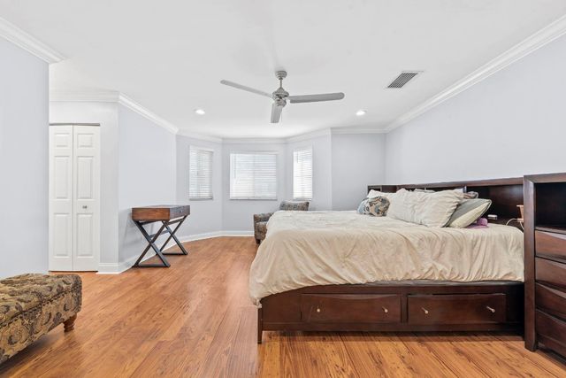 1422 SW 106th Way, Davie, FL 33324