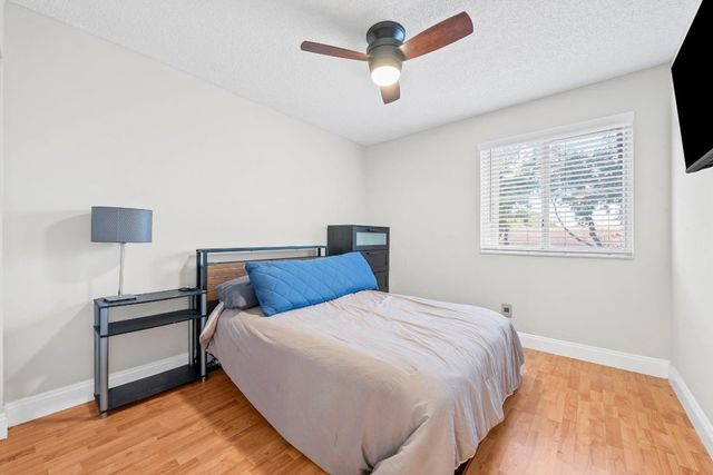 1422 SW 106th Way, Davie, FL 33324