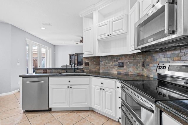 1422 SW 106th Way, Davie, FL 33324