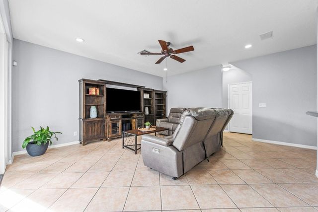 1422 SW 106th Way, Davie, FL 33324