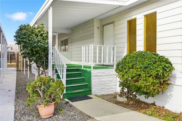 300 N Rampart 152, Orange, CA 92868