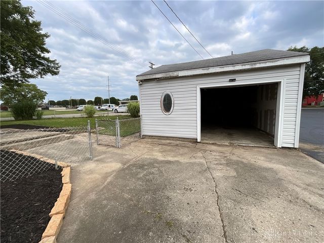 123 Chestnut Street, Englewood, OH 45322