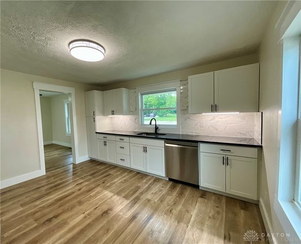 123 Chestnut Street, Englewood, OH 45322