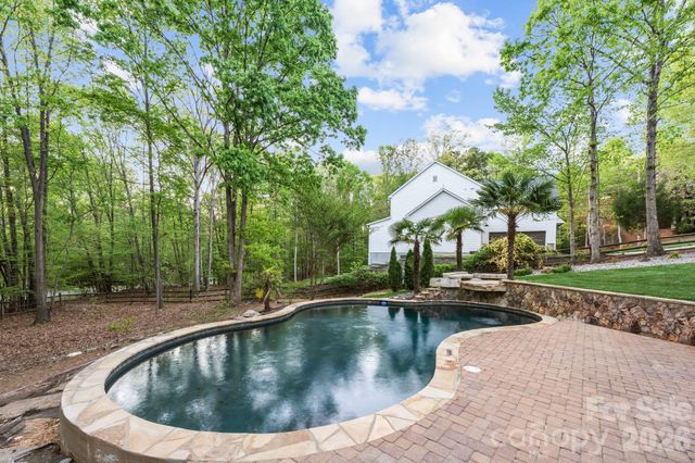 107 Mcauley Court, Mooresville, NC 28117