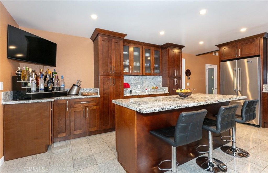 Image 10 of property listing at 20925 Almazan Road, Woodland Hills, CA 91364