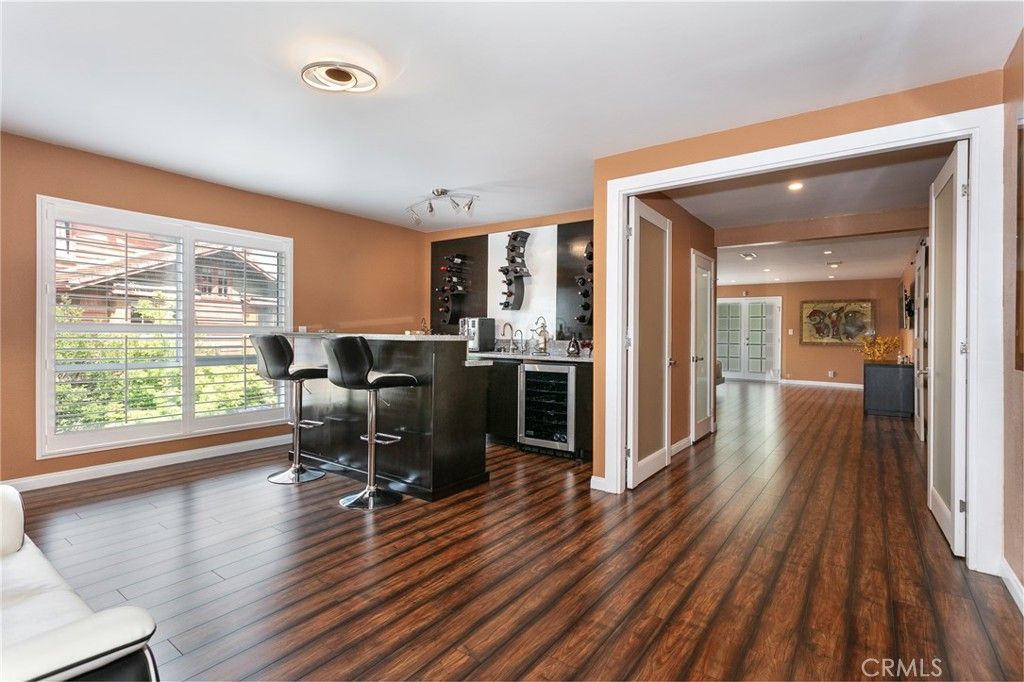 Image 14 of property listing at 20925 Almazan Road, Woodland Hills, CA 91364