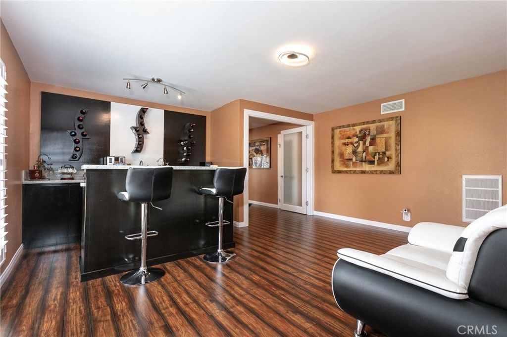 Image 15 of property listing at 20925 Almazan Road, Woodland Hills, CA 91364