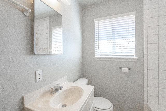 733 N Norman Avenue, Moore, OK 73160