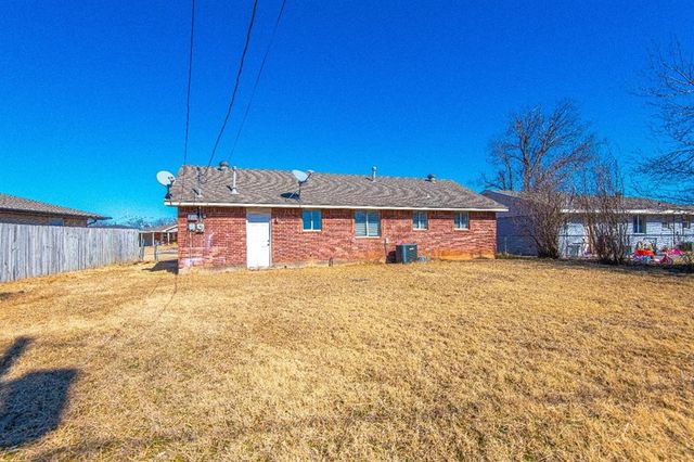 733 N Norman Avenue, Moore, OK 73160