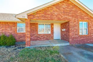 733 N Norman Avenue, Moore, OK 73160