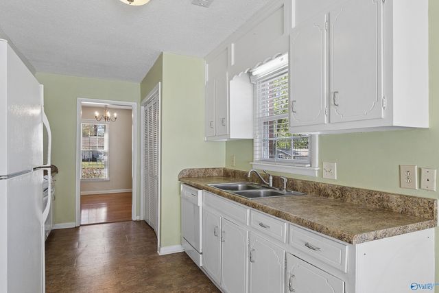 2511 Galahad Drive SE, Huntsville, AL 35803