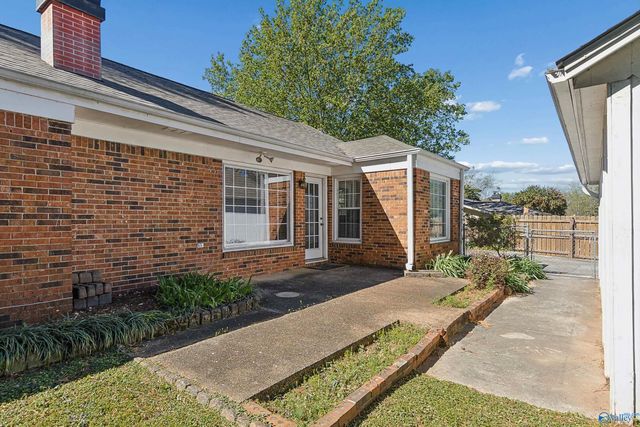 2511 Galahad Drive SE, Huntsville, AL 35803