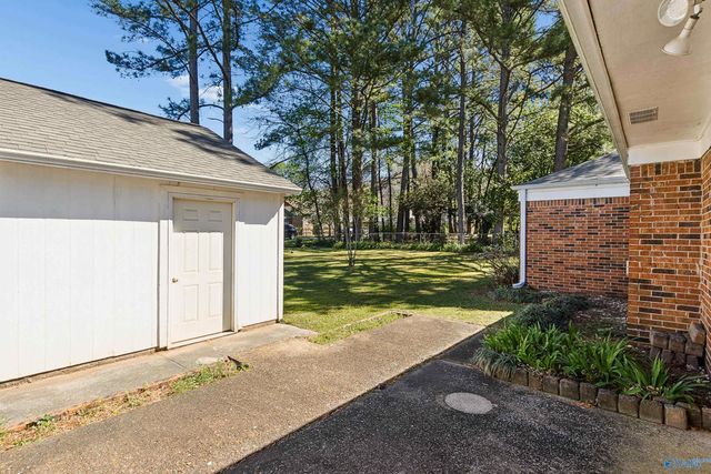 2511 Galahad Drive SE, Huntsville, AL 35803