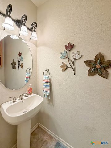 952 Parkview Drive, Canyon Lake, TX 78133