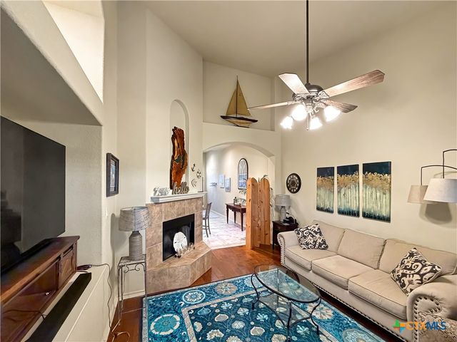 952 Parkview Drive, Canyon Lake, TX 78133