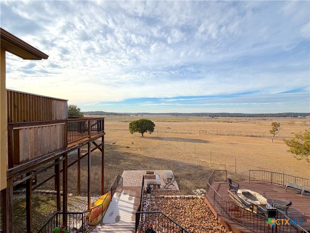 952 Parkview Drive, Canyon Lake, TX 78133