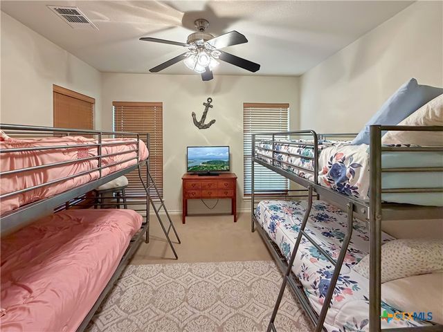 952 Parkview Drive, Canyon Lake, TX 78133