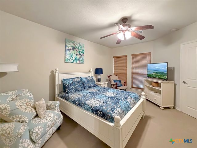 952 Parkview Drive, Canyon Lake, TX 78133