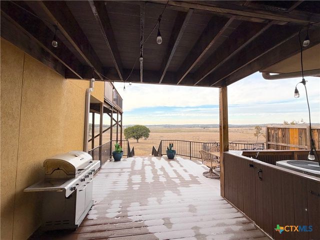 952 Parkview Drive, Canyon Lake, TX 78133