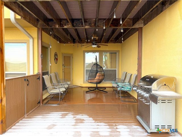 952 Parkview Drive, Canyon Lake, TX 78133