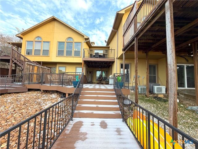 952 Parkview Drive, Canyon Lake, TX 78133