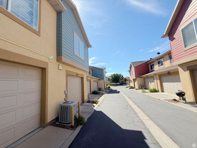 3788 W MANDRAKE VIEW CT, South Jordan, UT 84095