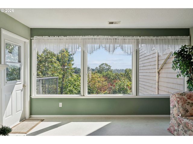 7557 N EDGEWATER Ave, Portland, OR 97203