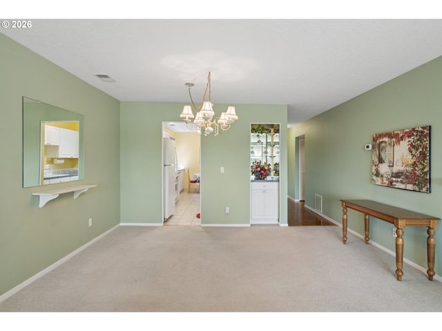 7557 N EDGEWATER Ave, Portland, OR 97203