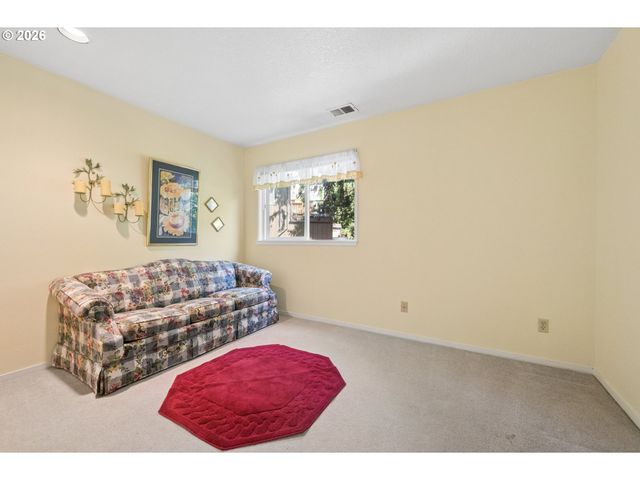 7557 N EDGEWATER Ave, Portland, OR 97203