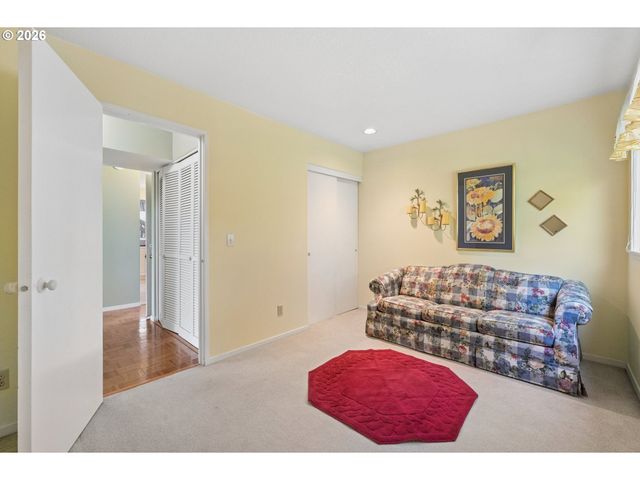 7557 N EDGEWATER Ave, Portland, OR 97203