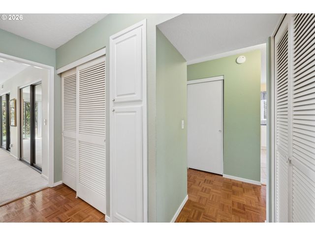 7557 N EDGEWATER Ave, Portland, OR 97203