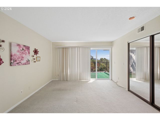 7557 N EDGEWATER Ave, Portland, OR 97203